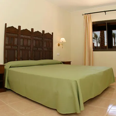 Makako * Коральео